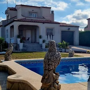 Villa Rosa De Vientos, Les Tres Cales